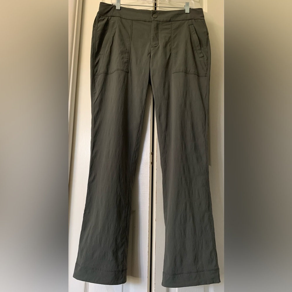 Athleta Trekkie Hike Pant in Arbor Olive